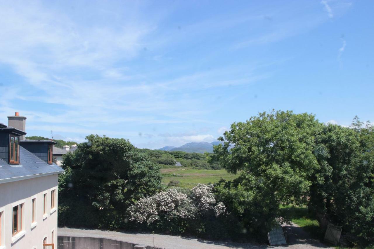 Island View Townhouses Clifden Exterior photo
